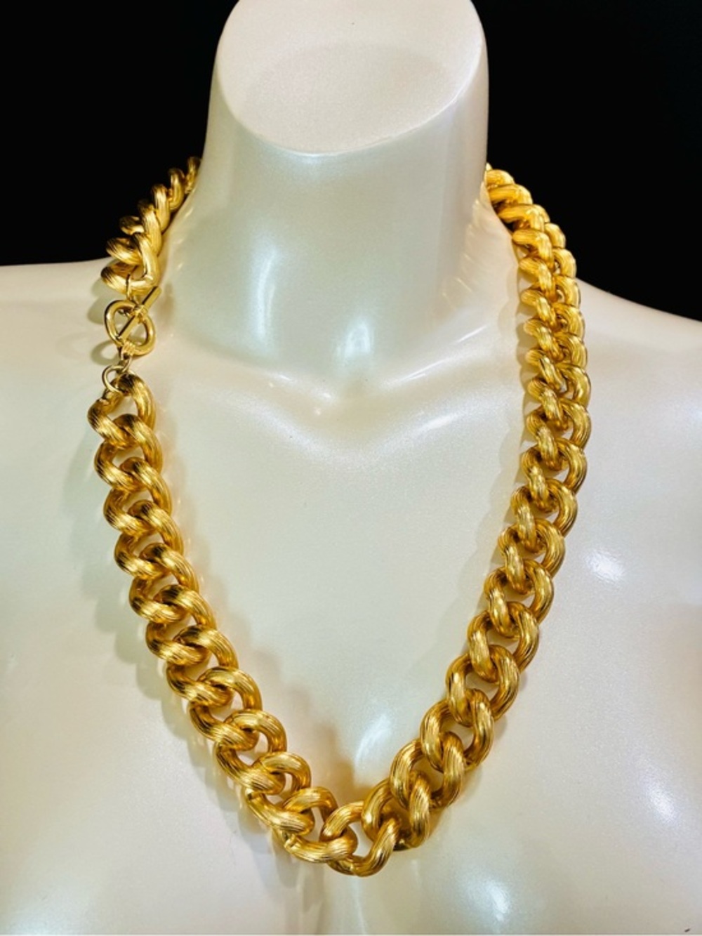 Deliciously Chunky VTG 80s Textured Gold Chain Necklace - Bold Statement 146g